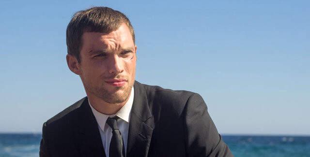 Angelina Jolie İngiliz Şarkıcı Ed Skrein ile Aşk Yaşamaya Başladı