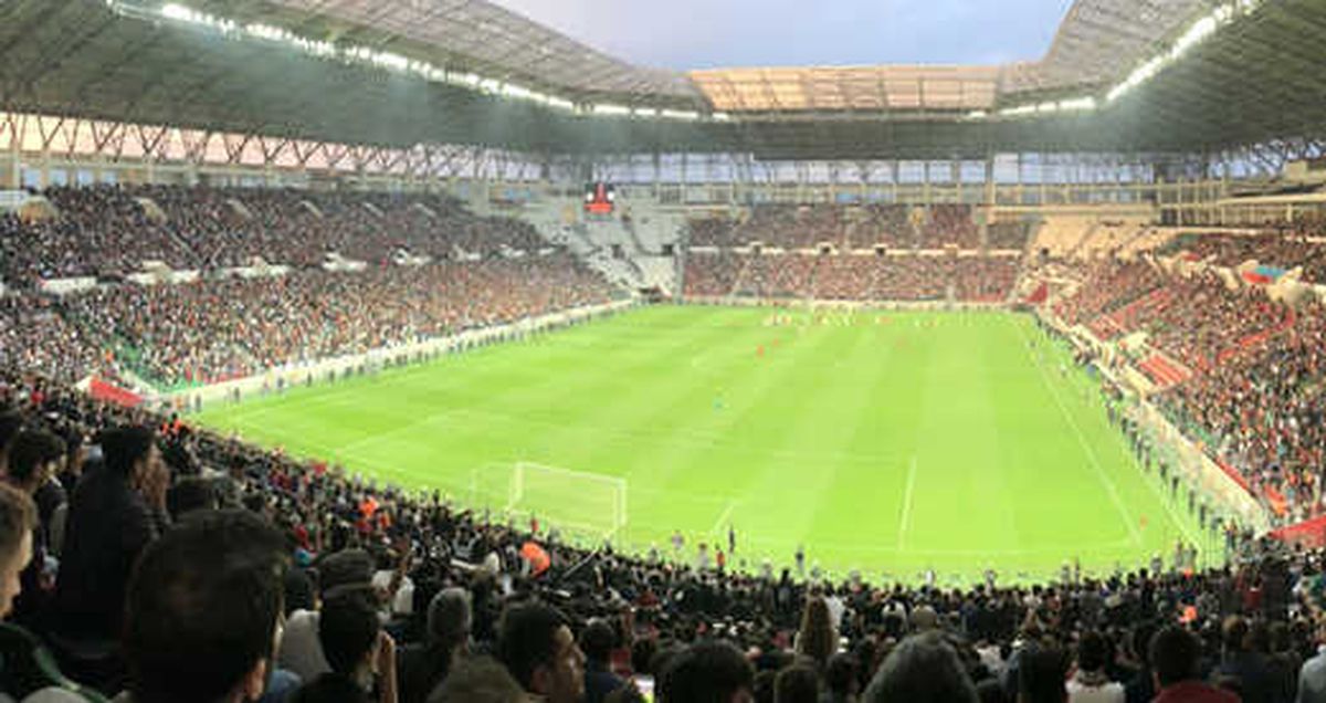 Diyarbekirspor - Tire Maçında 33 Bin Kişilik Stat Doldu