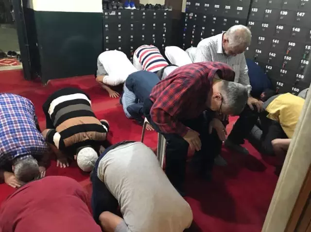 İzmir'de İlk Teravih Namazı