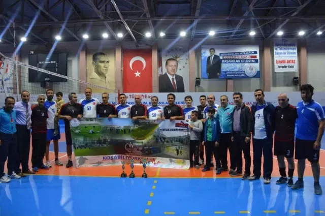 Koşabiliyorken Koş' Kurumlar Arası Voleybol Turnuvası Sona Erdi