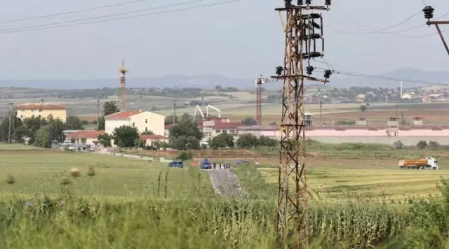 Tutuklu Yunan Askerlerine Yunan Parlamentosu Başkanı Voutsis'den Ziyaret
