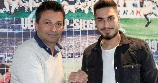 Alman Ekibi Schalke 04, Türk Futbolcu Suat Serdar'ı Transfer Etti