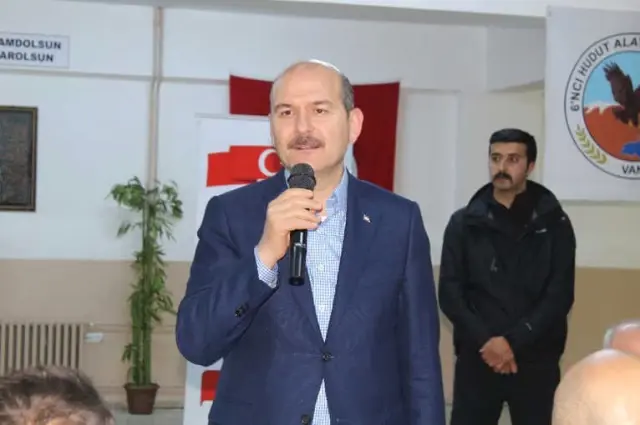 Bakan Soylu İran Sınırında Mehmetçik ile Sahur Yaptı Bakan Soylu İran Sınırında Mehmetçik ile Sahur Yaptı