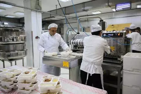 Beyoğlu Belediyesi Vatandaşlara Sıcak Yemek Ulaştırmak İçin Çalışıyor