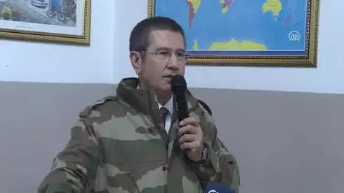 Canikli'den Sınırın 'Sıfır Noktası'Nda Mehmetçikle İftar (2) Canikli'den Sınırın 'Sıfır Noktası'Nda Mehmetçikle İftar (2)