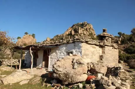 Çit Ev Yapımını Anlattı Çit Ev Yapımını Anlattı