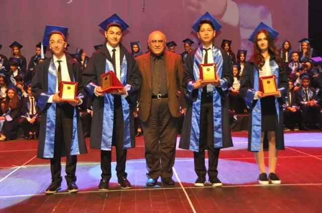 Gkv Ortaokulu 54. Yıl Mezunlarına Kep Töreni Gkv Ortaokulu 54. Yıl Mezunlarına Kep Töreni