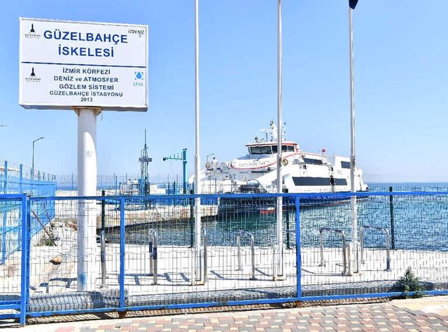 Sabah 07.35’de Güzelbahçe İskelesi'nden Konak’a ilk seferini yapan geminin yolcuları arasında Başkan Aziz Kocaoğlu da vardı. ile ilgili görsel sonucu