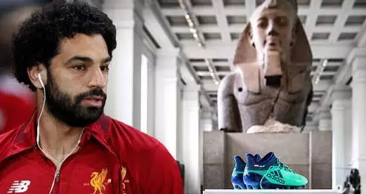 İngiltere'de Yılın Futbolcusu Seçilen Muhammed Salah'ın Ayakkabıları Müzede Sergilenecek