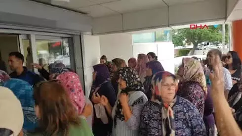 İzmir Aliağa'da Köylülerden Arazi Satışı ve Yol Yapımı Tepkisi İzmir Aliağa'da Köylülerden Arazi Satışı ve Yol Yapımı Tepkisi
