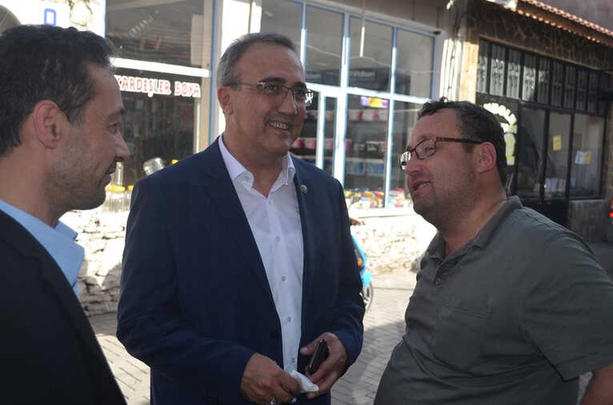 Gökhan Karaçoban Esnafla Kucaklaştı