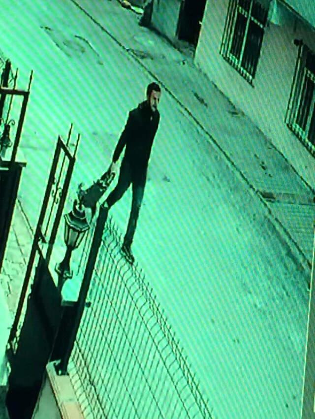 Pazar Arabasıyla Sokak Sokak Dolaşıp Su Saati Çalan Hırsız Kameralara Yansıdı