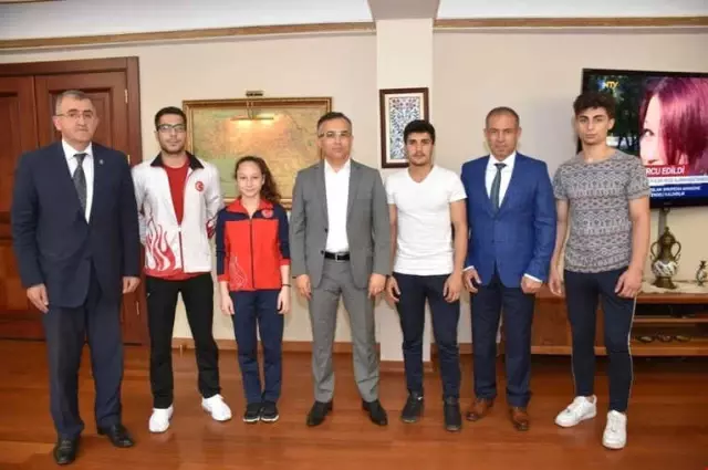 Şampiyonlardan Çeber'e Ziyaret