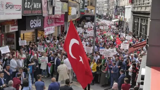 Trabzon'da 'İşgale Karşı Ses Ver' Mitingi Düzenlendi Trabzon'da 'İşgale Karşı Ses Ver' Mitingi Düzenlendi