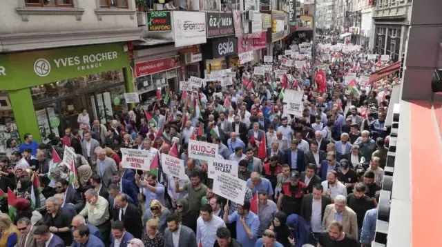 Trabzon'da 'İşgale Karşı Ses Ver' Mitingi Düzenlendi Trabzon'da 'İşgale Karşı Ses Ver' Mitingi Düzenlendi
