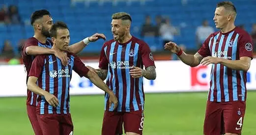 Trabzonspor, Sezonun Son Maçında Kardemir Karabükspor'u 3-0 Yendi