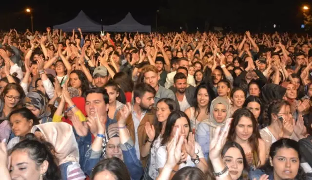 Troya Yılı Öğrenci Şenlikleri Sona Erdi Troya Yılı Öğrenci Şenlikleri Sona Erdi
