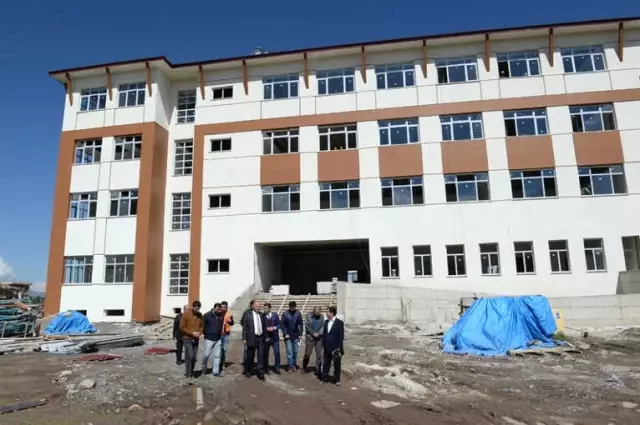 Vali Azizoğlu, İnşaatı Devam Eden Okulları İnceledi Vali Azizoğlu, İnşaatı Devam Eden Okulları İnceledi