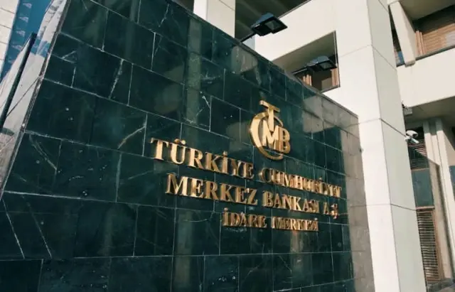 Yıl Sonu Dolar Kuru Tahmini Yükseldi