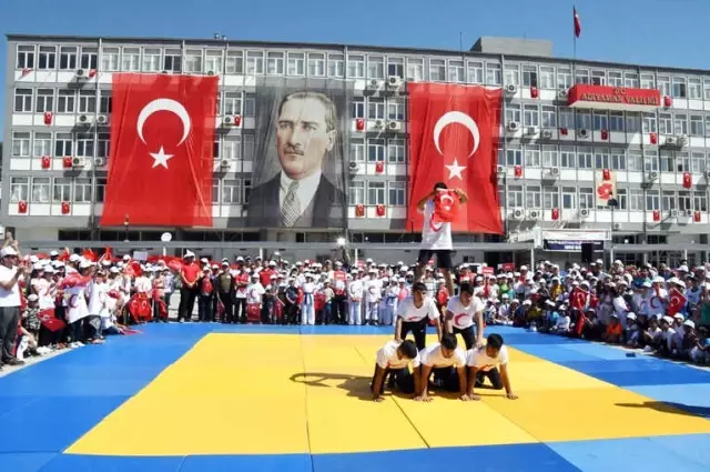 Adıyaman'da 19 Mayıs Coşkuyla Kutlandı