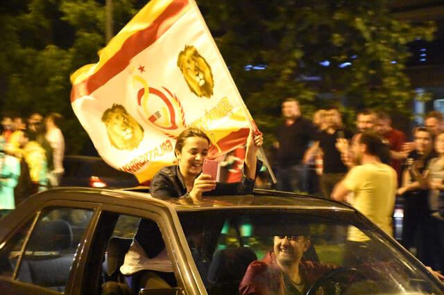 Galatasaray Şampiyon Oldu, Taraftar Sokaklara Döküldü