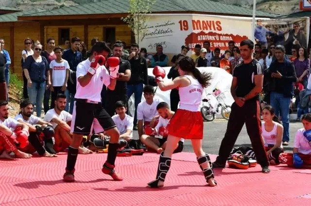 Tunceli'de, '19 Mayıs Atatürk'ü Anma, Gençlik ve Spor Bayramı' Tunceli'de, '19 Mayıs Atatürk'ü Anma, Gençlik ve Spor Bayramı'