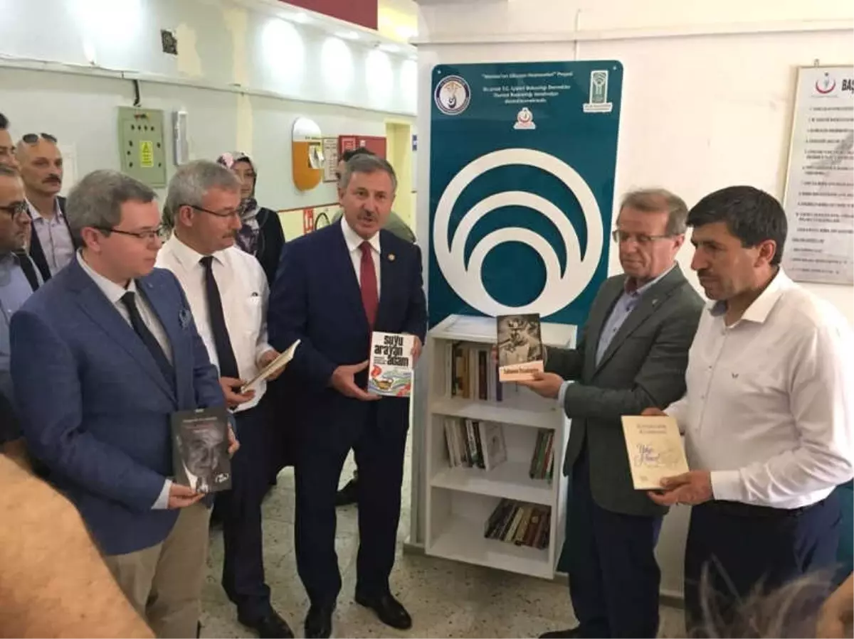 Manisa'da 115 Kliniğe 115 Kitaplık Kazandırıldı