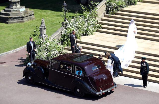 Meghan Markle ve Prens Harry'nin Öpüşme Anı Coşkuyla kutlandı