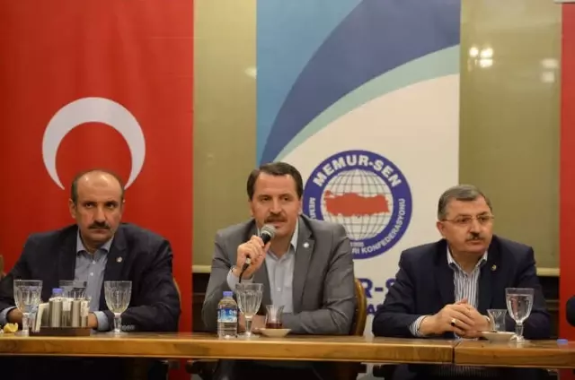 Memur-Sen'in Duayenleri İftarda Bir Araya Geldi Memur-Sen'in Duayenleri İftarda Bir Araya Geldi