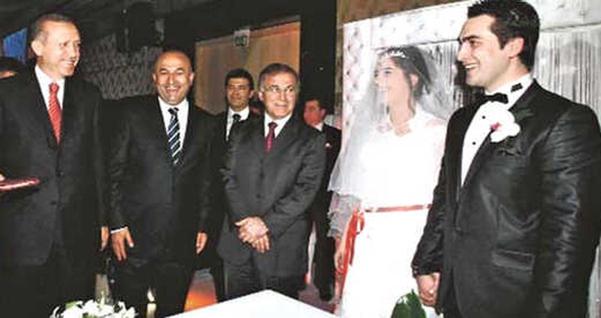 Bülent Arınç'ın Oğlu AK Parti'den İstanbul 3'üncü Bölge 11'inci Sıradan Listeye Girdi