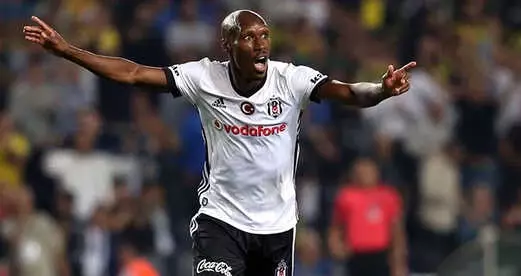 Beşiktaş'ın Kanadalı Futbolcusu Atiba, Göztepe Yolunda