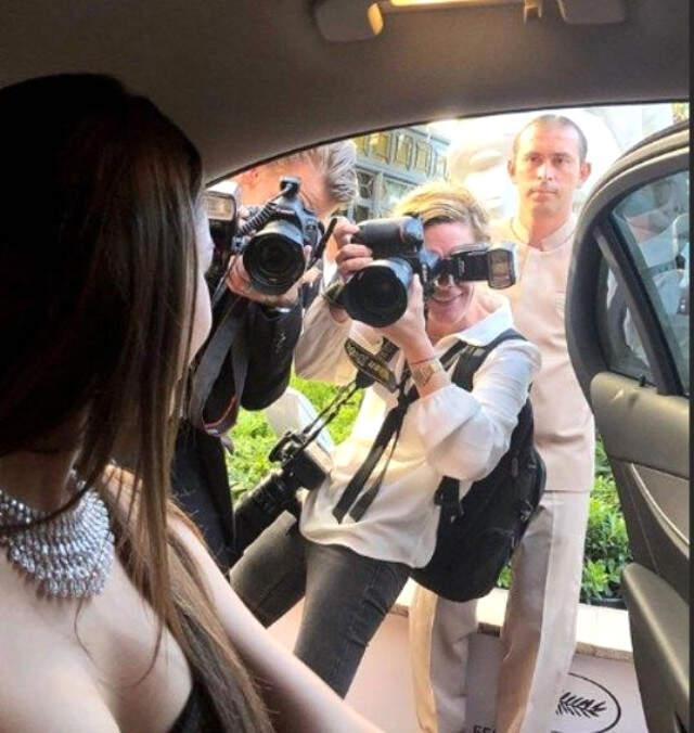 Güzel Oyuncu Dilan Çiçek Deniz, Cannes Şıklığıyla Göz Doldurdu