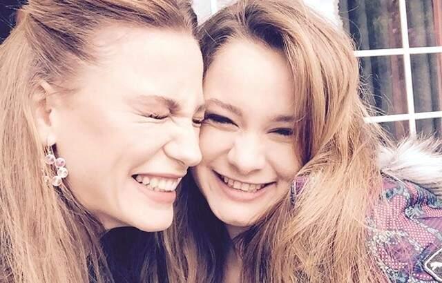 Güzel Oyuncu Serenay Sarıkaya Hayatını Film Yapmaya Hazırlanıyor