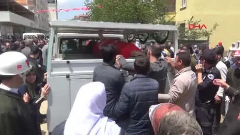 Muş Şehit Asteğmen, Muş'ta Gözyaşlarıyla Toprağa Verildi Muş Şehit Asteğmen, Muş'ta Gözyaşlarıyla Toprağa Verildi