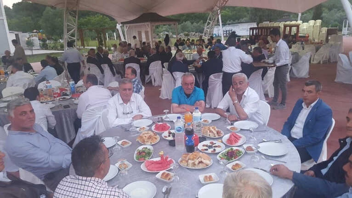 Protokol ve Devrekli Muhtarlar İftar Yemeğinde Bir Araya Geldi - Haberler