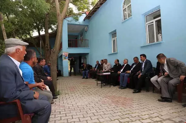 Yazla Köylülerinin Vali Yıldırım'dan Ceviz Yetiştiriciliği Talebi Yazla Köylülerinin Vali Yıldırım'dan Ceviz Yetiştiriciliği Talebi