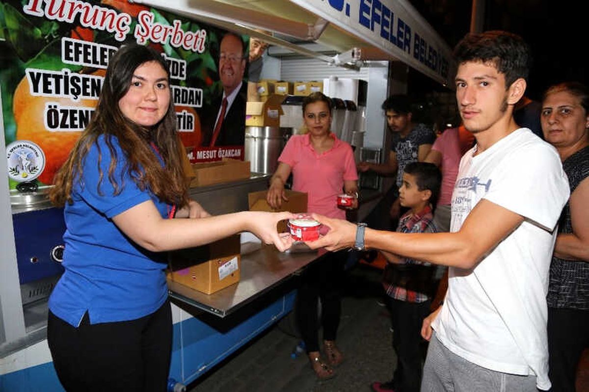 Efeler Halkı Ramazan'da Dondurma ile Serinleyecek
