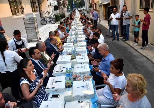 İzmirliler İzmirliler