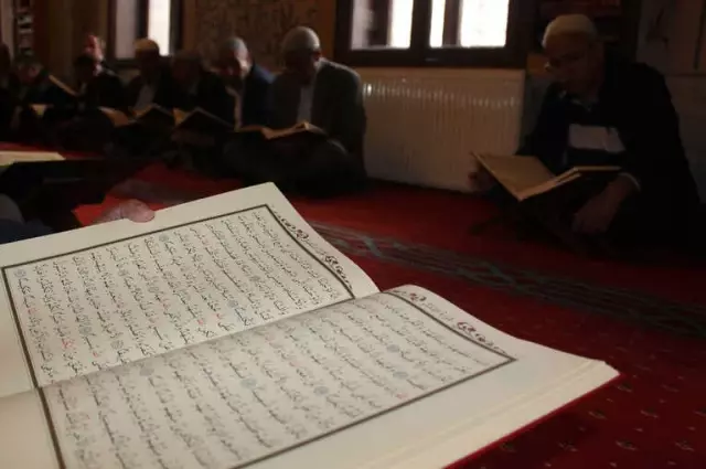Ramazan Ayının 14 Asırlık 'Mukabele' Geleneği Ramazan Ayının 14 Asırlık 'Mukabele' Geleneği