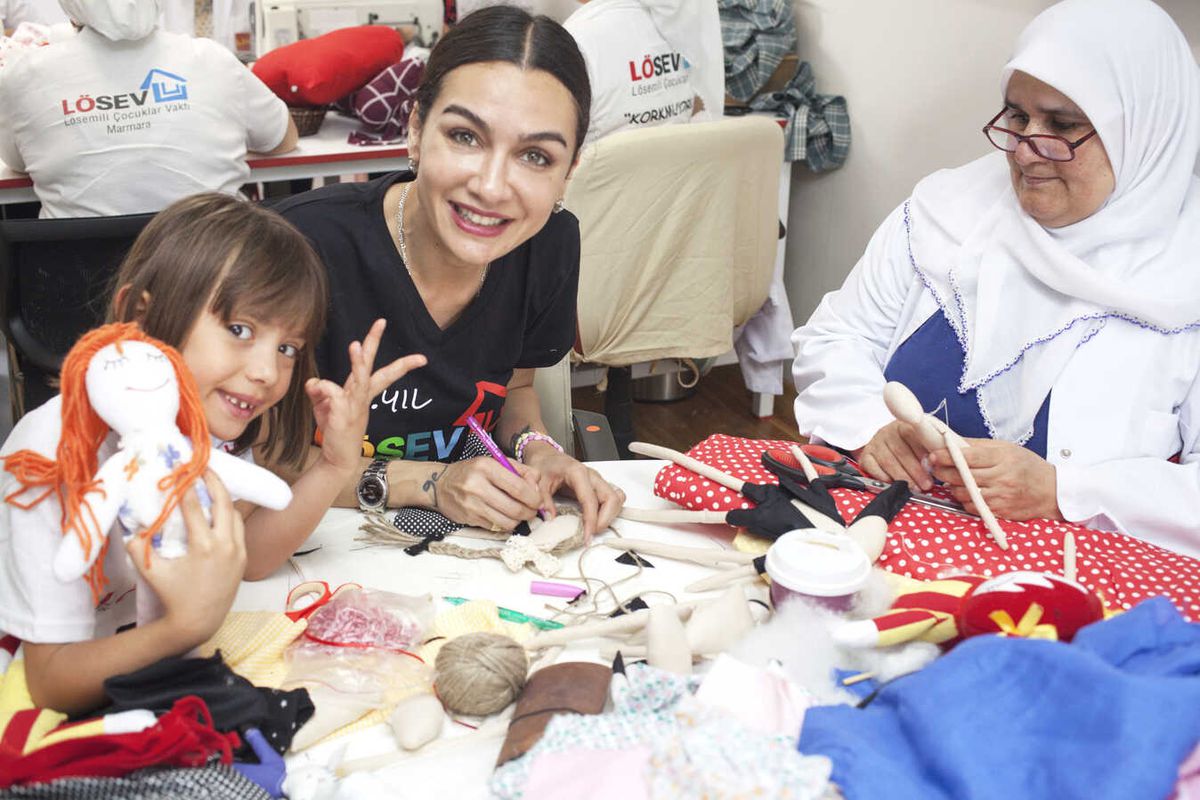 Birce Akalay, 20'Nci Yılını Kutlayan Lösev'in Elçisi Oldu!