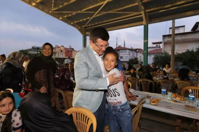 Gültepe'de İftar Sofrası Kuruldu