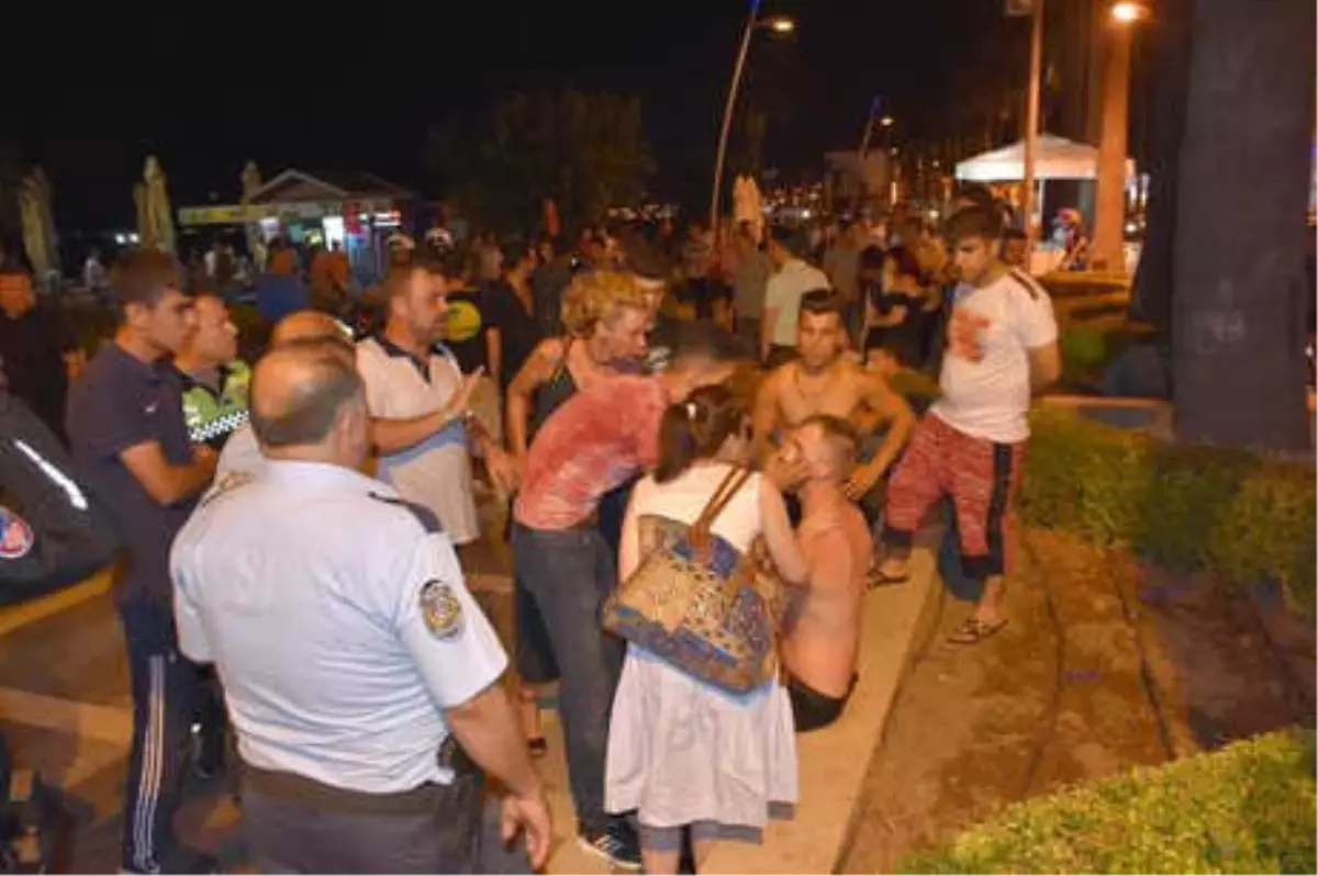 Marmaris'te Alkollü İngiliz Çift ile Türk Yolcu, Tekne Turu Sonrası Tekme Tokat Birbirine Girdi