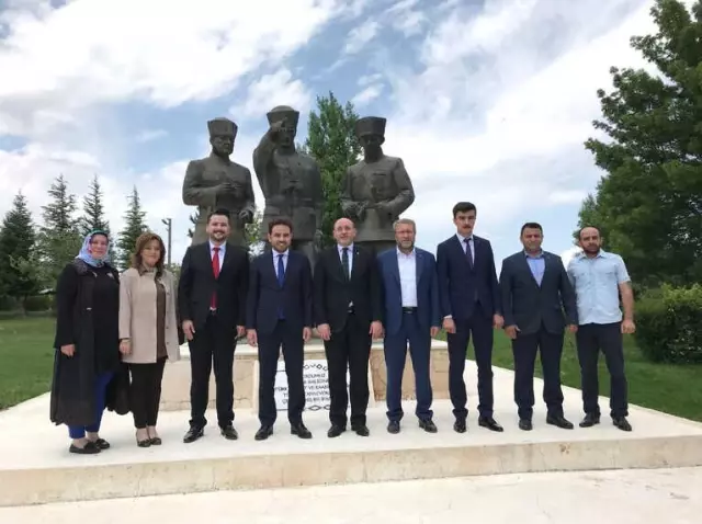 Seçim Startını Şehitler Diyarı Dumlupınar'dan Verdiler Seçim Startını Şehitler Diyarı Dumlupınar'dan Verdiler