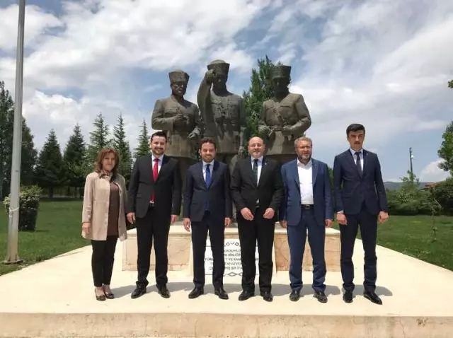 Seçim Startını Şehitler Diyarı Dumlupınar'dan Verdiler Seçim Startını Şehitler Diyarı Dumlupınar'dan Verdiler