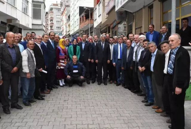 AK Parti Trabzon Milletvekili Adayları Seçim Çalışmalarını Sürdürüyor AK Parti Trabzon Milletvekili Adayları Seçim Çalışmalarını Sürdürüyor