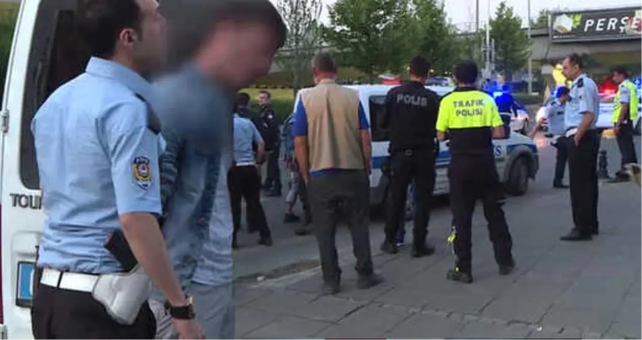 Başkent'te Hareketli Dakikalar! Polis, Kendisini Darp Eden İki Kişiyi Silahla Vurdu