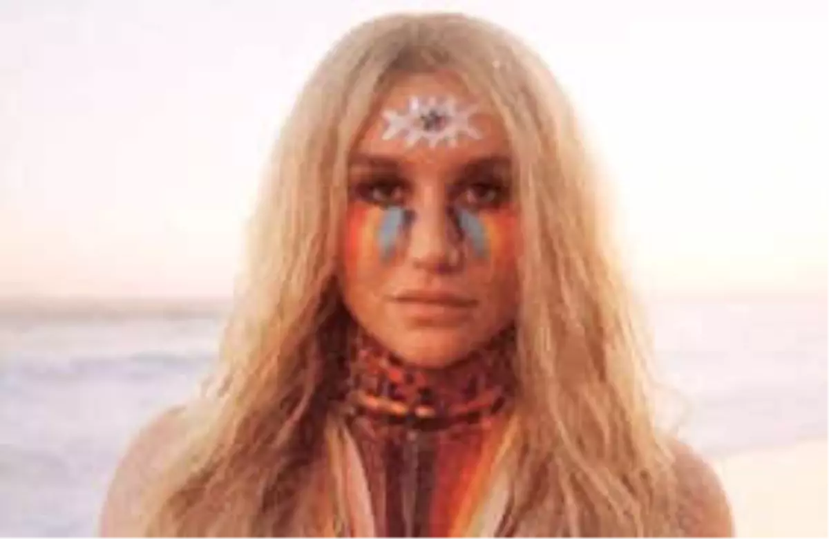 Kesha Taciz Şokunu Geride Bıraktı