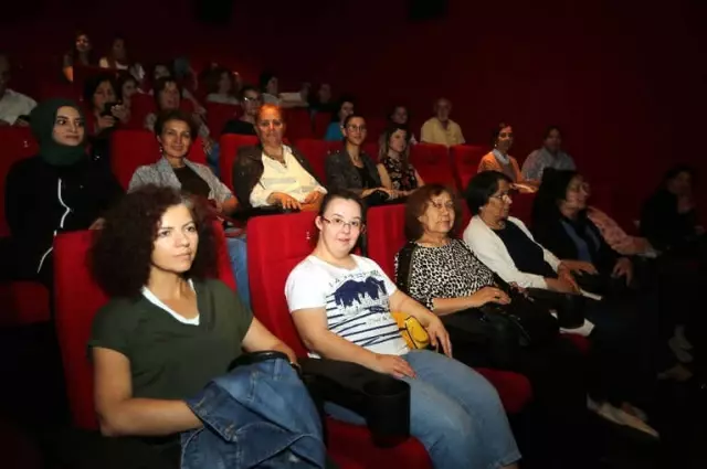 Yenimek Kursiyerleri Sinemada Buluştu Yenimek Kursiyerleri Sinemada Buluştu