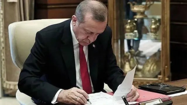 Cumhurbaşkanı Erdoğan 3 Üniversiteye Rektör Atadı, Bir Rektörü ise Görevden Aldı Cumhurbaşkanı Erdoğan 3 Üniversiteye Rektör Atadı, Bir Rektörü ise Görevden Aldı