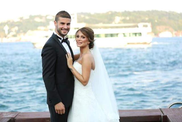 Merve Şarapçıoğlu 'Bana Şiddet Uyguluyor' Diyerek Berk Oktay'a Boşanma Davası Açtı